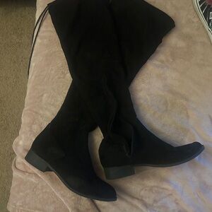 Elegant Black Over-the-Knee Boots